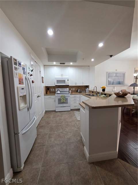 5706 Cape Harbour Dr 211, Cape Coral FL - photo 12 of 45
