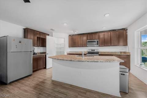 828 Youngreen Dr, Fort Myers FL - photo 10 of 41