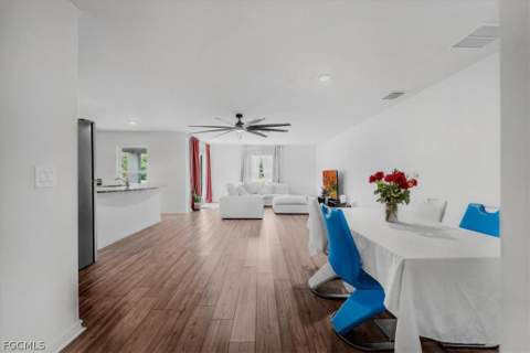 828 Youngreen Dr, Fort Myers FL - photo 12 of 41