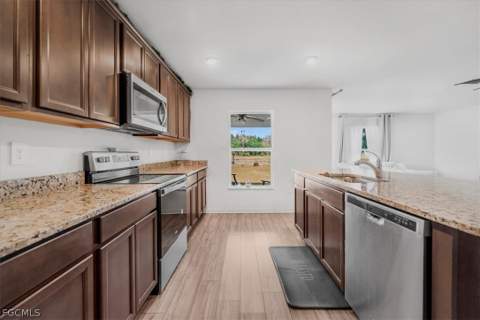 828 Youngreen Dr, Fort Myers FL - photo 6 of 41