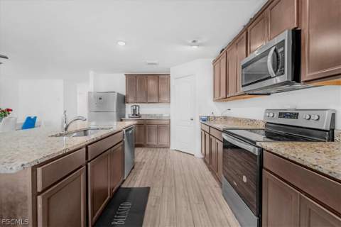 828 Youngreen Dr, Fort Myers FL - photo 7 of 41