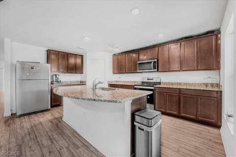 828 Youngreen Dr, Fort Myers FL - photo 8 of 41