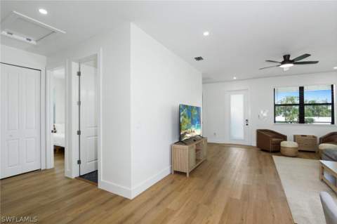 170 Washington Ave, Fort Myers Beach FL - photo 10 of 39
