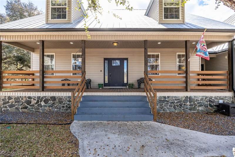4 bedroom SingleFamilyResidence at 22800 N River Rd, Alva, Alva — photo 3