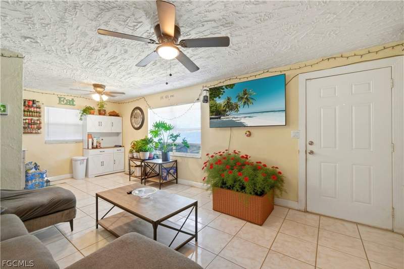 3 bedroom SingleFamilyResidence at 3807 Highland Ave, Fort Myers, Fort Myers — photo 3