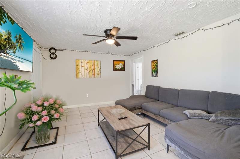 3 bedroom SingleFamilyResidence at 3807 Highland Ave, Fort Myers, Fort Myers — photo 4