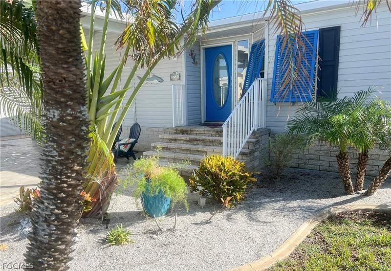 3 bedroom ManufacturedHome at 17561 Canal Cove Ct, Bayside Estates, Fort Myers Beach — photo 2