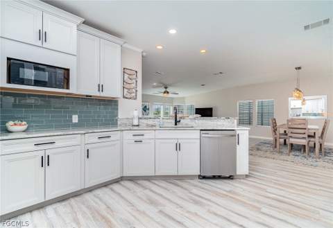 17561 Canal Cove Ct, Fort Myers Beach FL - photo 7 of 44