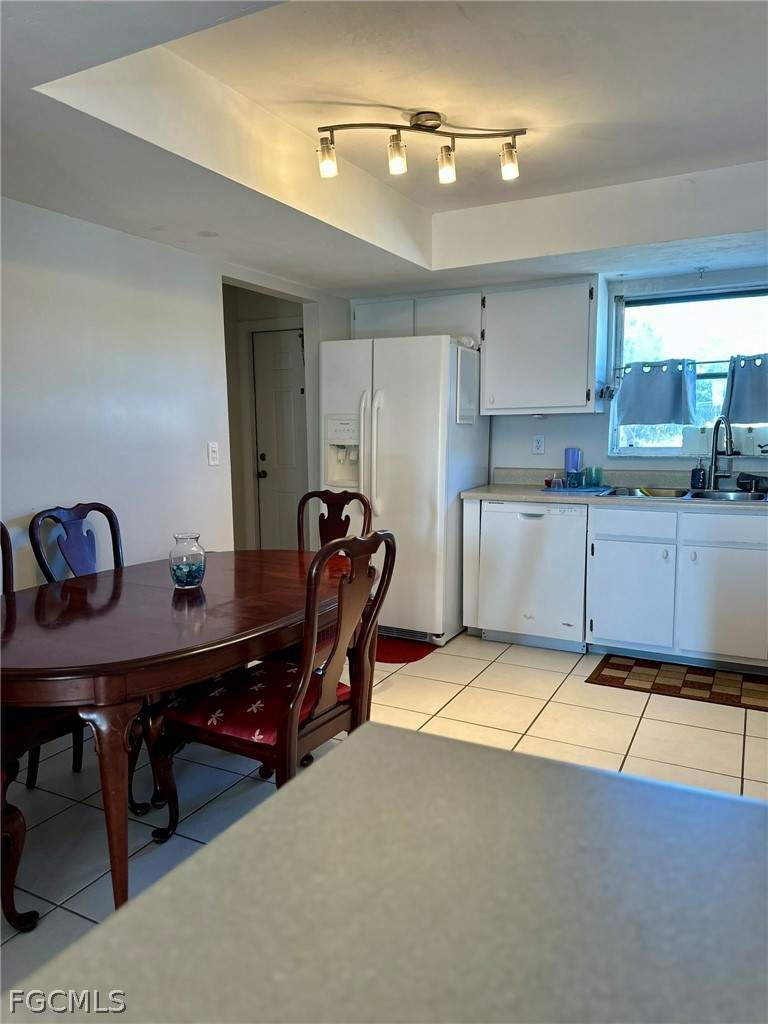 2 bedroom Condominium at 5917 Littlestone Ct 201, Lochmoor On The Green Condo, North Fort Myers — photo 5