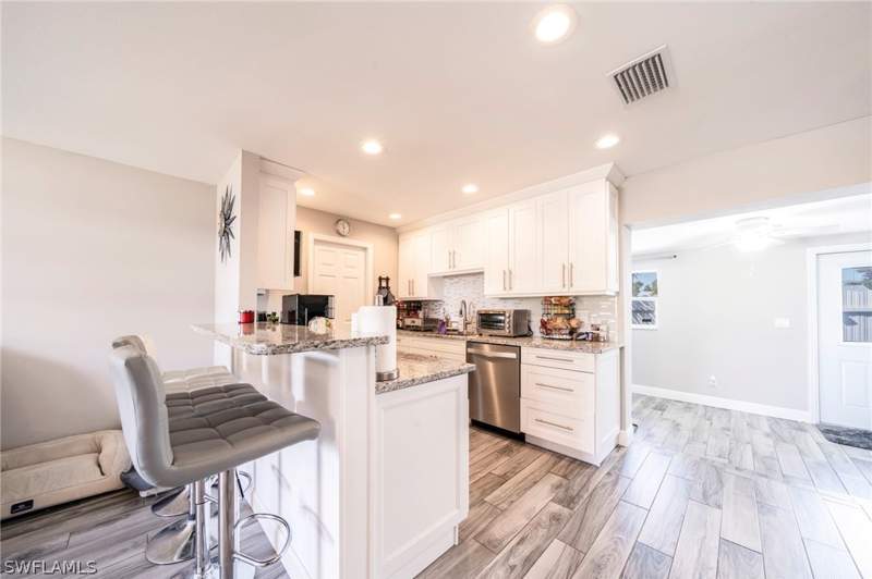 4 bedroom SingleFamilyResidence at 1701 Framingham Ct, Bowling Green, Fort Myers — photo 4