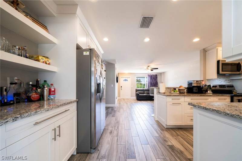 4 bedroom SingleFamilyResidence at 1701 Framingham Ct, Bowling Green, Fort Myers — photo 5