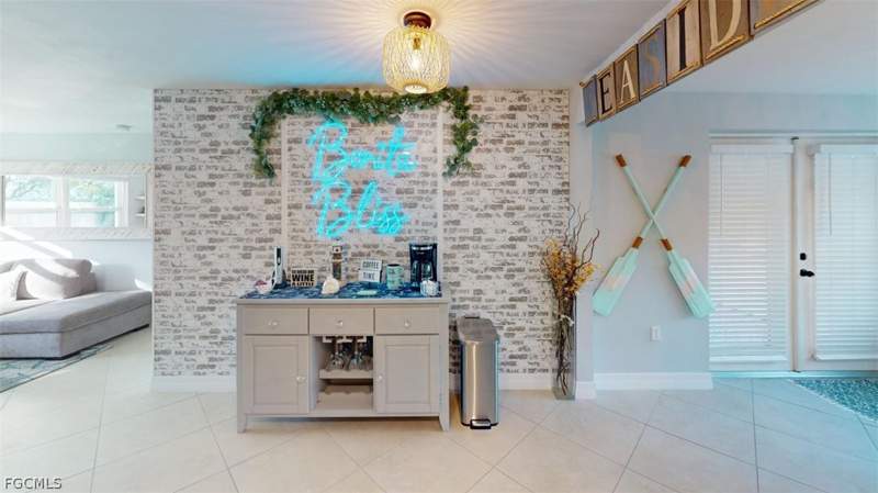 3 bedroom SingleFamilyResidence at 560 E Valley Dr, Bonita Shores, Bonita Springs — photo 5