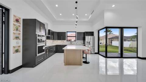 113 SW 37th Ave, Cape Coral FL - photo 10 of 33