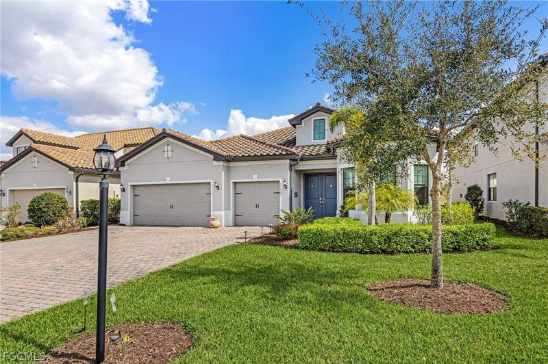 3 bedroom SingleFamilyResidence at 17526 Elkgrove Ln, The Place At Corkscrew, Estero — photo 2