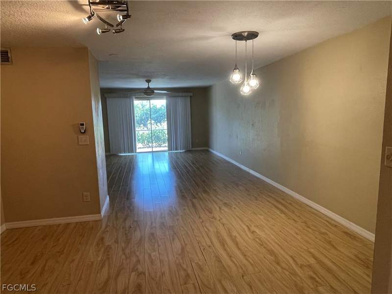 2 bedroom Condominium at 6777 Winkler Rd 106, Regency Court Condo, Fort Myers — photo 2