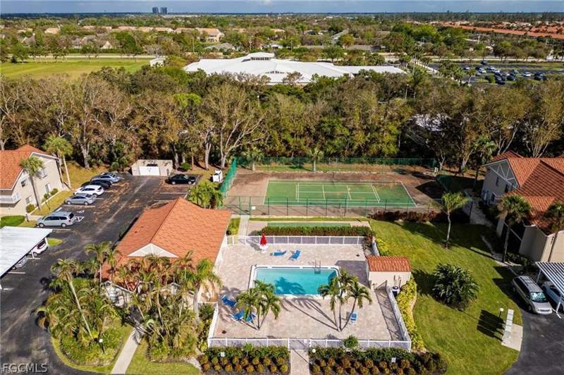2 bedroom Condominium at 9627 Eaton Gardens Ln 105, Villages, Fort Myers — photo 2