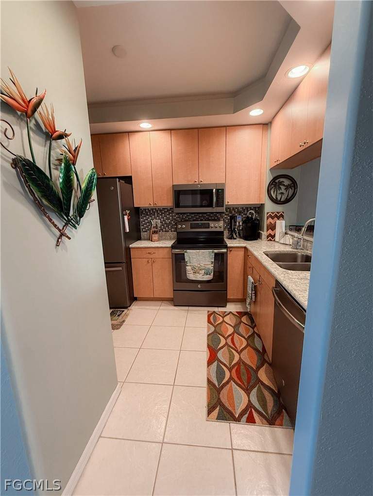 2 bedroom Condominium at 1137 Van Loon Commons Cir 202, Van Loon Commons, Cape Coral — photo 3