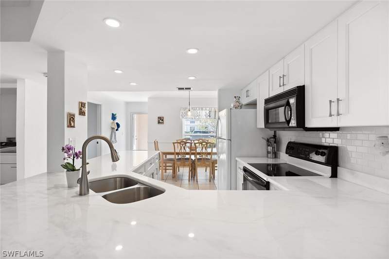 3 bedroom Condominium at 821 Gulf Pavilion Dr 106, Pavilion Club, Naples — photo 5