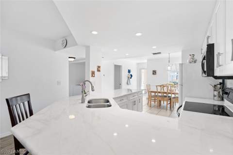 821 Gulf Pavilion Dr 106, Naples FL - photo 6 of 34