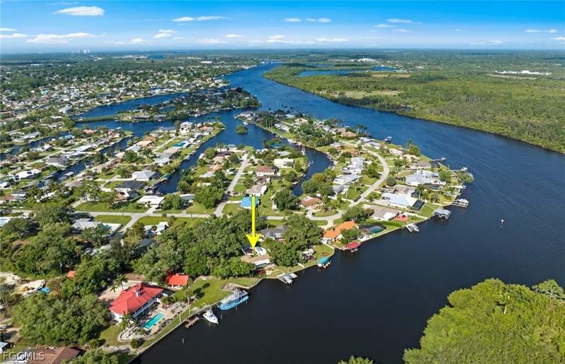 2 bedroom SingleFamilyResidence at 13782 River Forest Dr, River Forest, Fort Myers — photo 2