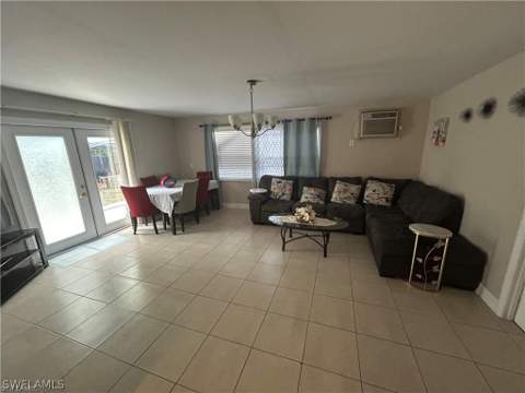 4920 Cortez Cir, Naples FL - photo 6 of 7