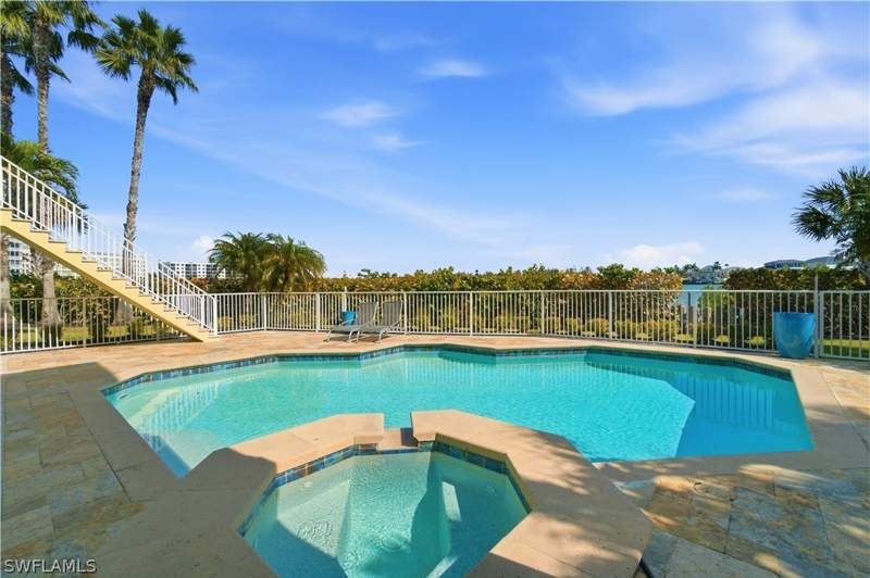 4 bedroom SingleFamilyResidence at 195 San Mateo DR, SOUTHPORT ON THE BAY, Bonita Springs — photo 2