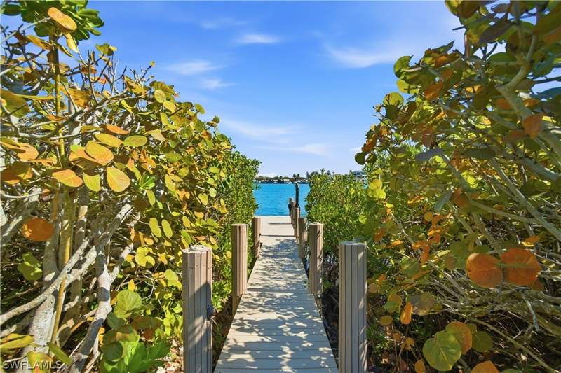 4 bedroom SingleFamilyResidence at 195 San Mateo DR, SOUTHPORT ON THE BAY, Bonita Springs — photo 4