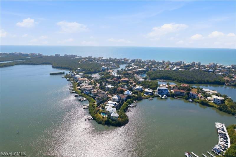 4 bedroom SingleFamilyResidence at 195 San Mateo DR, SOUTHPORT ON THE BAY, Bonita Springs — photo 5