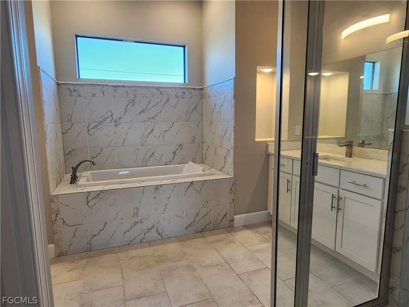3 bedroom SingleFamilyResidence at 3504 NW 15th Ter, Cape Coral, Cape Coral — photo 3