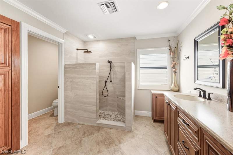 2 bedroom SingleFamilyResidence at 738 Reef Point Cir, Beachwalk Homes, Naples — photo 4