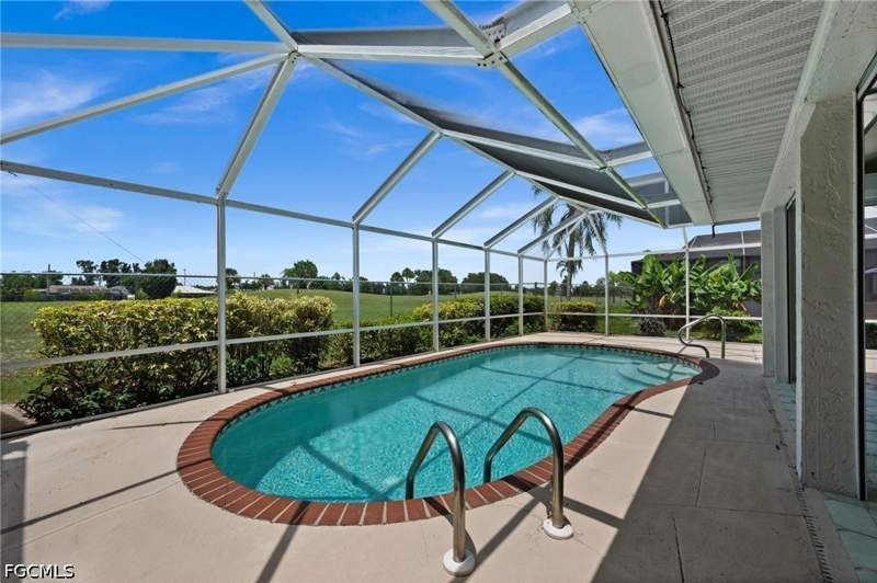 3 bedroom SingleFamilyResidence at 7305 Constitution Cir, San Carlos Park Golf Course Addition, Fort Myers — photo 3