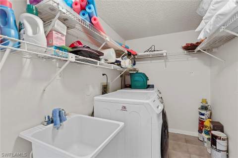 605 Squire Cir 103, Naples FL - photo 16 of 28