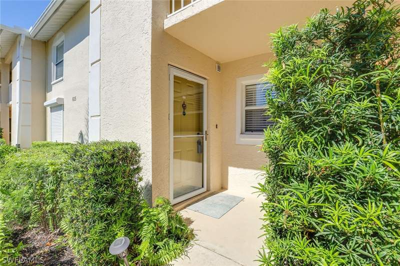 2 bedroom Condominium at 605 Squire Cir 103, Newcastle, Naples — photo 2
