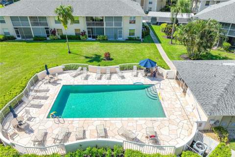 605 Squire Cir 103, Naples FL - photo 20 of 28