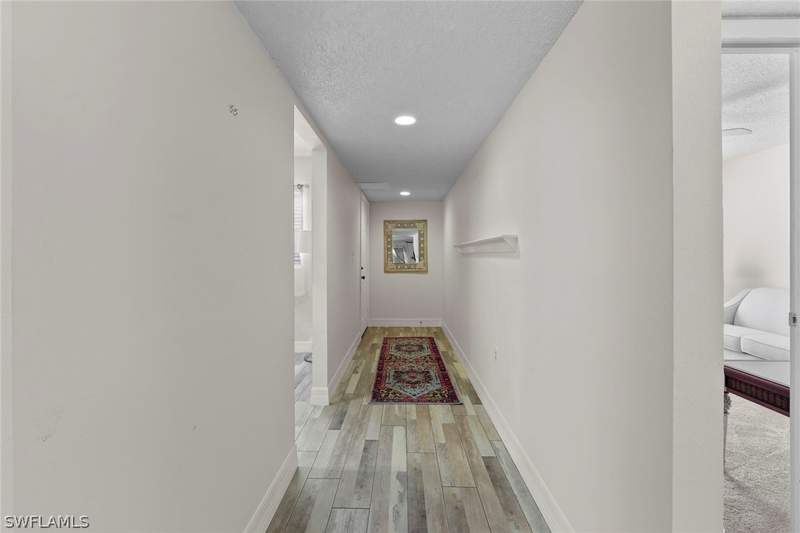 2 bedroom Condominium at 605 Squire Cir 103, Newcastle, Naples — photo 5