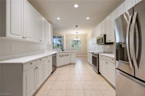 5550 Berkshire Dr 202, Fort Myers FL - photo 11 of 32