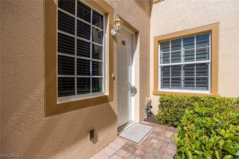 3 bedroom Townhouse at 5550 Berkshire Dr 202, Bell Tower Park, Fort Myers — photo 2