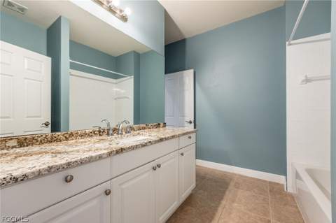 5550 Berkshire Dr 202, Fort Myers FL - photo 22 of 32