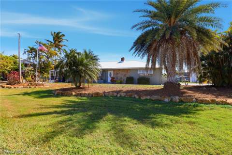 2740 Sanibel Blvd, St James City FL - photo 11 of 50