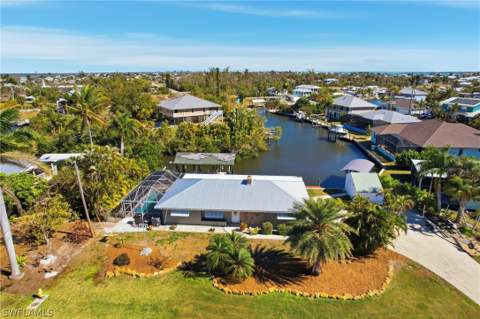 2740 Sanibel Blvd, St James City FL - photo 8 of 50