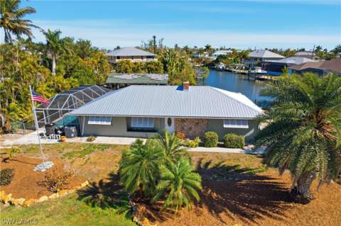 2740 Sanibel Blvd, St James City FL - photo 9 of 50