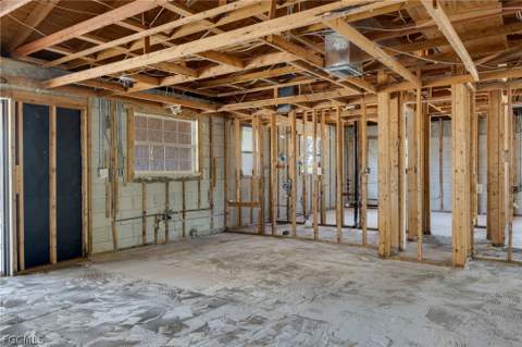 3739 Liberty Sq, Fort Myers FL - photo 14 of 29