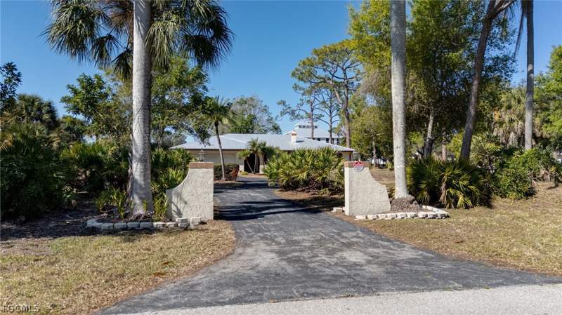 4 bedroom SingleFamilyResidence at 3739 Liberty Sq, Heritage Farms, Fort Myers — photo 3