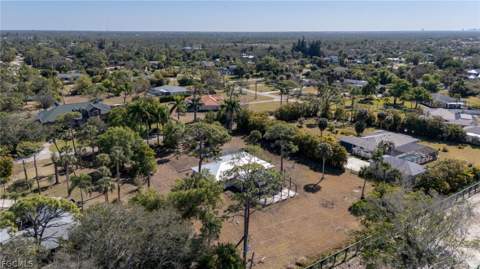 3739 Liberty Sq, Fort Myers FL - photo 7 of 29