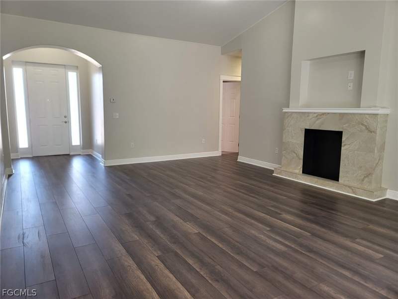 3 bedroom SingleFamilyResidence at 3217 50th St W, Lehigh Acres, Lehigh Acres — photo 2