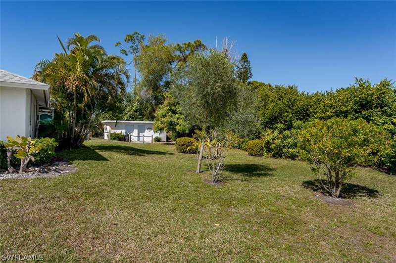 4 bedroom SingleFamilyResidence at 661 E Valley Dr, Bonita Shores, Bonita Springs — photo 4