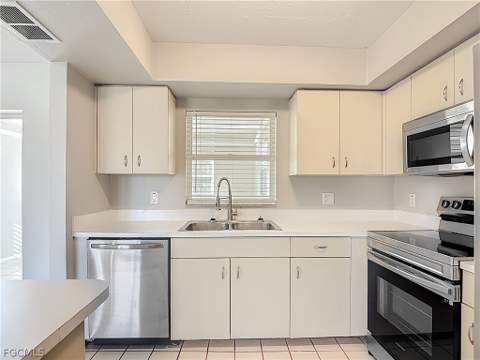 130 SE 7th St, Cape Coral FL - photo 10 of 26