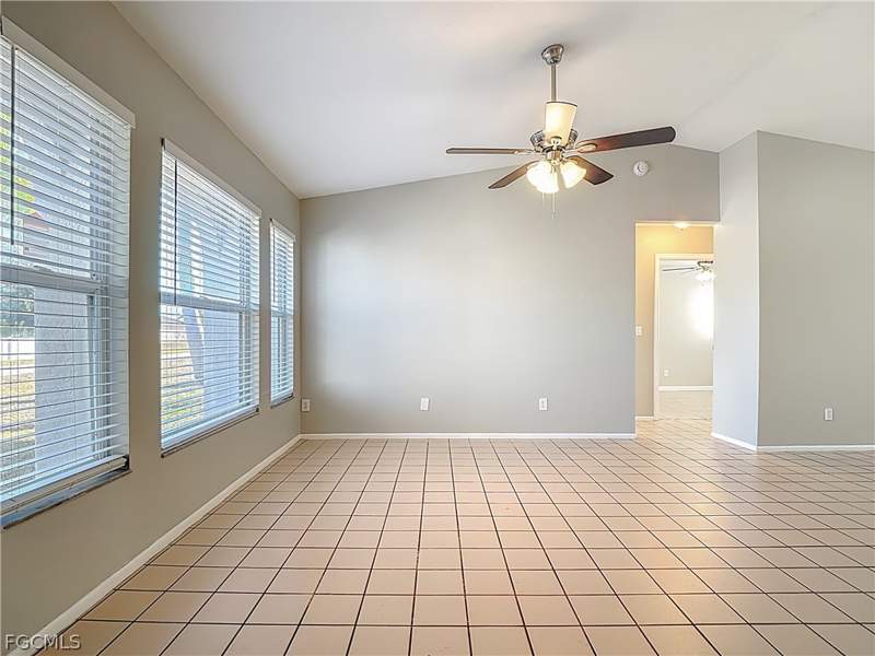 3 bedroom SingleFamilyResidence at 130 SE 7th St, Cape Coral, Cape Coral — photo 4