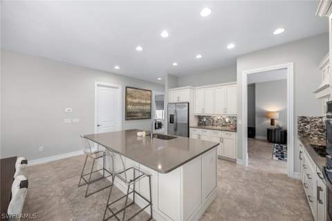 7825 Hawthorne Dr 2103, Naples FL - photo 13 of 48
