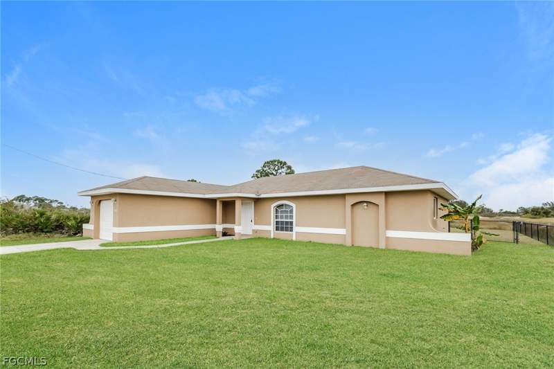 3 bedroom SingleFamilyResidence at 2900 73rd St W, Lehigh Acres, Lehigh Acres — photo 2